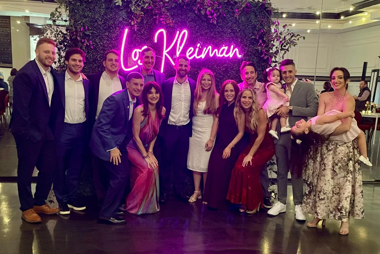 custom-neon-sign-for-wedding