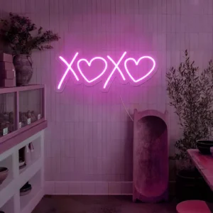 love-hugs-heart-neon-sign